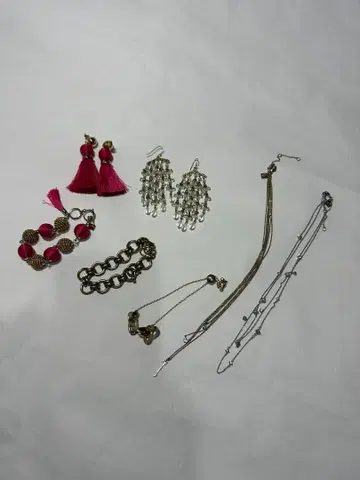 Banana Republic: 귀걸이, 팔찌, 목걸이