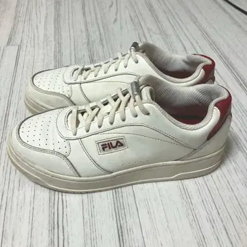 FILA 스니커즈 23cm