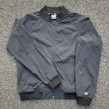 NEW ERA 트랙 봄버 자켓