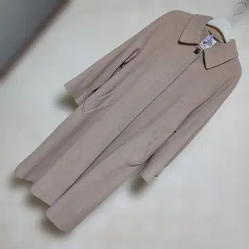 베이지 롱 코트 사이드 포켓 포함
