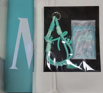 TWICE 미나 굿즈 슬로건, 폰 탭