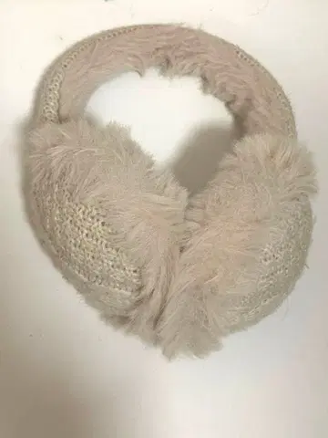 베이지 퍼 귀도리