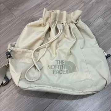 THE NORTH FACE 아이보리 백 화이트 라벨 한국