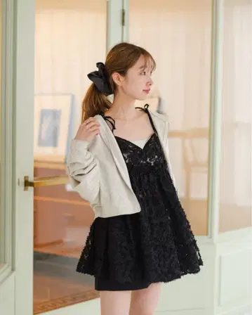 Kastane 웨이브 자수 튤 튜닉