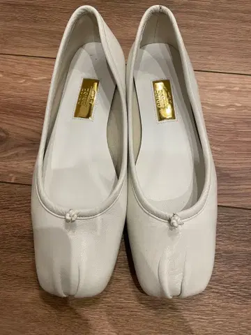 GRISE 화이트 발레 슈즈 23