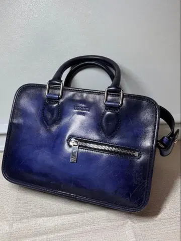 네이비 가죽 숄더백