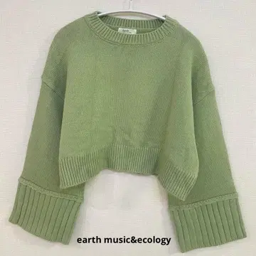 새상품급 어스 뮤직&에코로 숏 기장 니트 긴팔 프리 그린 계열