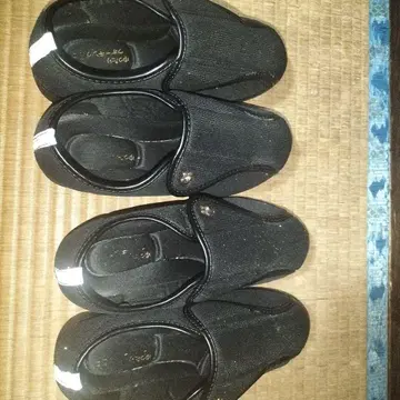 블랙 캔버스 슬립온 (버튼 포함)