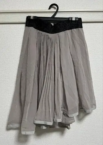 아차츄무 무챠챠 무릎 기장 스커트