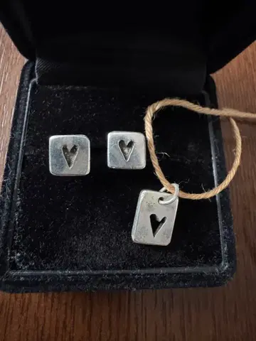 실버 하트형 스터드 귀걸이 & 목걸이 세트