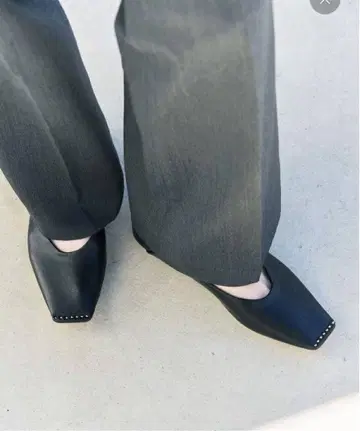 LE TALON 스퀘어 스터드 바부쉬 25.5cm