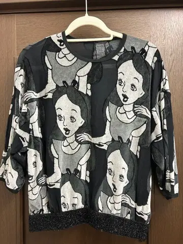 레어! 아차츄무 디즈니 콜라보 앨리스 상의