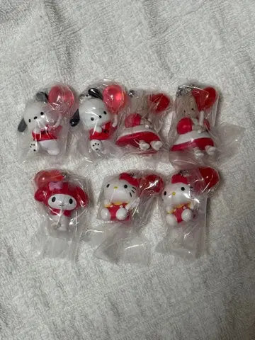 산리오 가챠 컬러 컬렉션 마이멜로디 포차코 키티 마론 크림