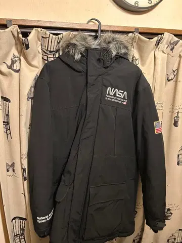 H&M (에이치앤엠) NASA 다운 자켓 퍼 포함
