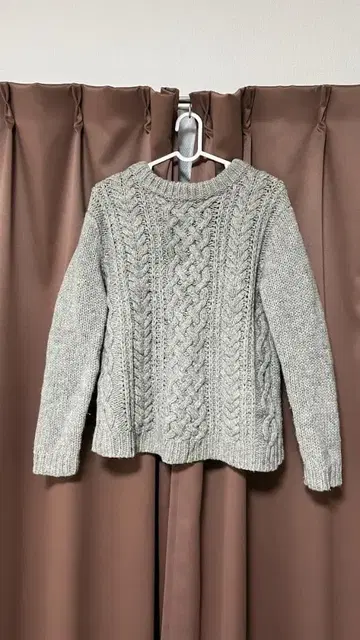 BARNEYS NEWYORK 그레이 케이블 니트 긴팔 스웨터