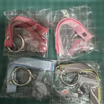 산리오 미니 참 부착 리본 태슬 4개 세트