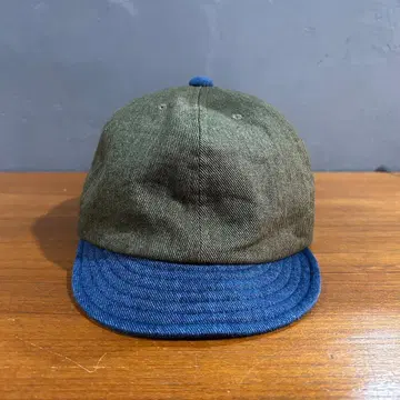 마이티 샤인 브릿지 캡 카키 x 블루
