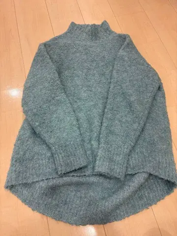 그레이 하이넥 니트 긴팔