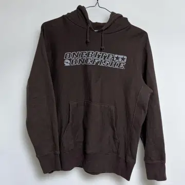 원바이트원피쉬 후드티