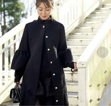 andcherim 아드셰림 코트 펄 벨 슬리브 블랙