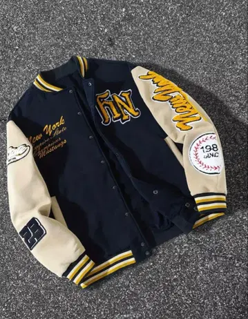 자수 장식 네이비/베이지 바시티 자켓