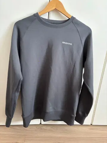 BRIEFING 그레이 크루넥