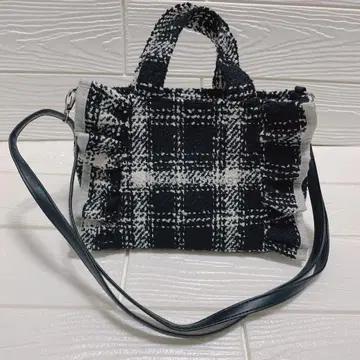 질스튜어트 트위드 프릴 숄더백