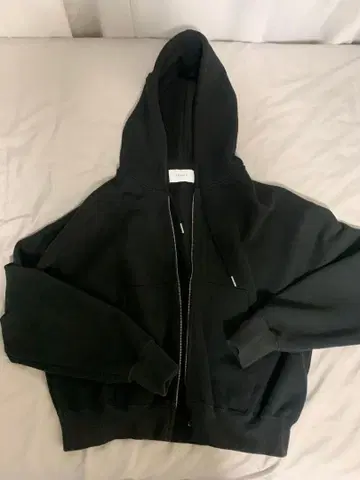 SOERTE 블랙 풀 집업 후드티 S