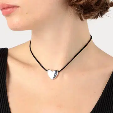 Annika Inez 아니카 이네즈 하트 목걸이 스몰 초커