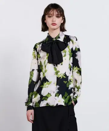 Sov. / 플라워 프린트 새틴 보타이 블라우스 M