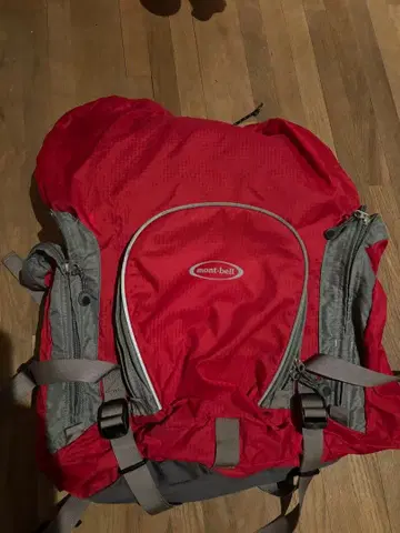 mont-bell 빨간색 백팩 캠핑 등에