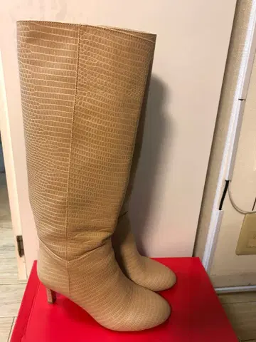 페레테르노 가죽 엠보 베이지 롱 부츠 24.5cm 38