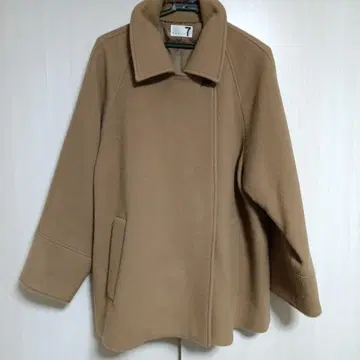 베이지 터틀넥 자켓