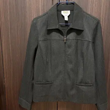 [ 미사용 새상품 ] 다크 그레이 지퍼 달린 자켓