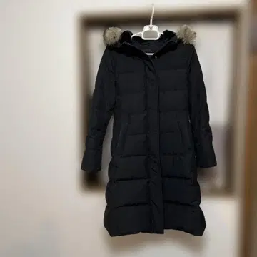 유니클로 후드 부착 블랙 다운 롱 자켓 S