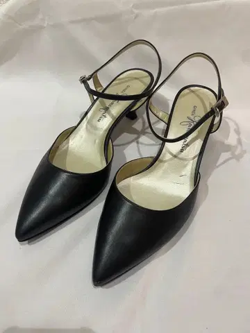 블랙 가죽 스틸레토 펌프스 긴자 카네마츠 펌프스