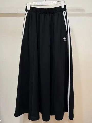 adidas 블랙 플레어 스커트 3 라인