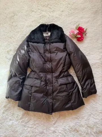 23구 퍼 트리밍 다운 코트 다운 자켓 38 M 사이즈