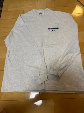 EVERYONE TOKYO. 그레이 롱 T