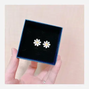 귀걸이 메이크업 포함 메시지 카드 포함 토트백 포함 플라워 화이트