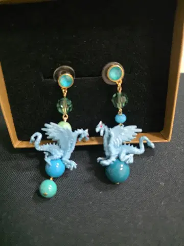드래곤 모티브 귀걸이 핸드메이드