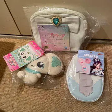 프리큐어 큐어 화이트 파우치와 요정 포룬 봉제 인형 마스코트