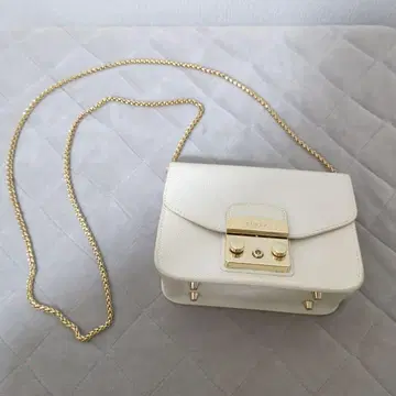 FURLA 미니백 화이트