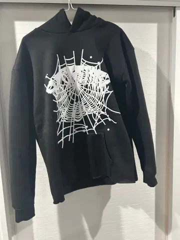 블랙 스파이더 프린트 후드티