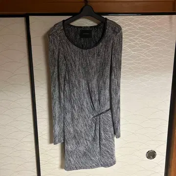 MAISON SCOTCH 그레이 계열 타이트핏 원피스