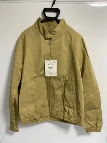 재고 세일 ZARA 베이지 마운틴 후드티 M 사이즈