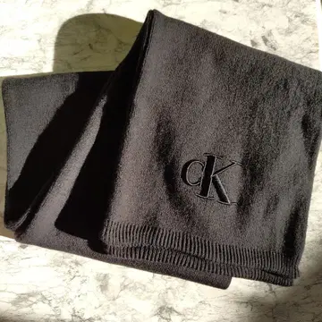 캘빈 클라인 진스 블랙 머플러