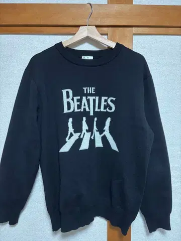 THE BEATLES 블랙 맨투맨 M