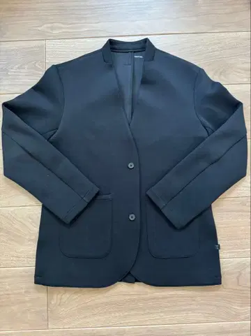 TENTIAL 블랙 노카라 자켓