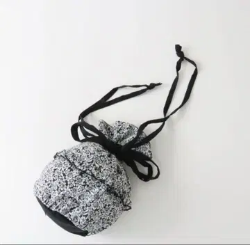 새상품급 nest Robe 린넨 블랙 플라워 프린트 복조리